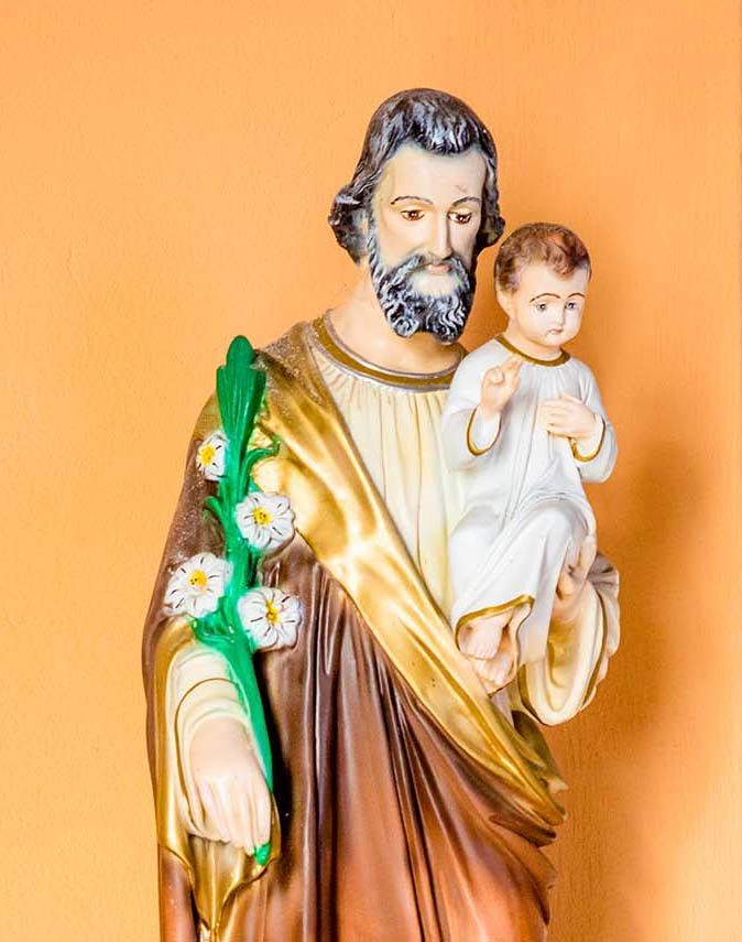 Figura św. Józefa z Panem Jezusem na rękach - fot Robert Dajczak